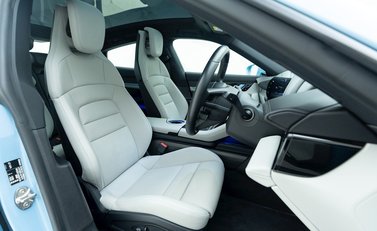 Porsche Taycan 4S 10