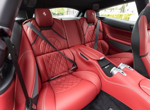 Ferrari GTC4 Lusso T 15