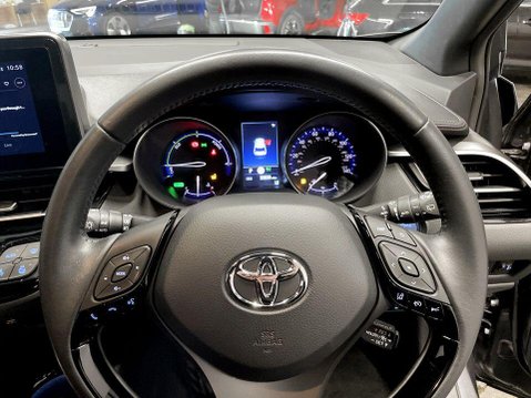 Toyota C-HR 1.8 VVT-h GPF Design SUV 5dr Petrol Hybrid CVT Euro 6 (s/s) (122 ps) Air Co 13