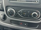 Renault Trafic SWB L1H1 Low Roof SL28 Air Con Alloys Sensors EURO 6 NO VAT 34