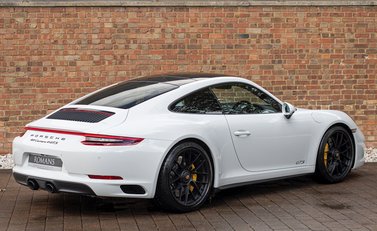Porsche 911 (991.2) Carrera 4 GTS 7