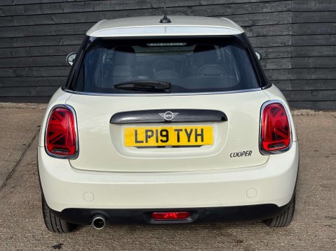 Mini Hatch 1.5 Cooper Classic 5dr 21
