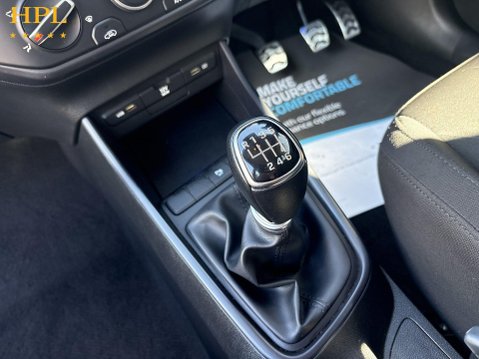 Hyundai BAYON 1.0 T-GDi MHEV SE Connect SUV 5dr Petrol Hybrid Manual Euro 6 (s/s) (100 ps 17