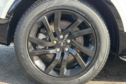 Land Rover Discovery SD6 36 Commercial HSE 34
