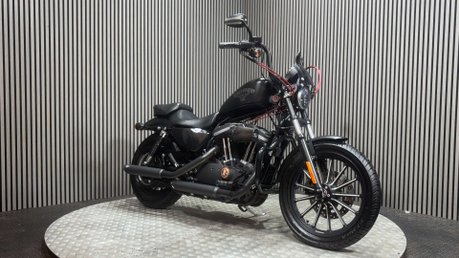 Harley-Davidson Sportster 883 XL883N IRON 2015 20K NEW MOT SERVICED CRUISER BIKE 2