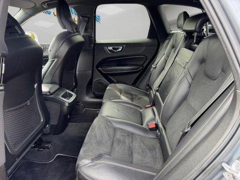Volvo XC60 2.0 D4 R-Design Auto AWD Euro 6 (s/s) 5dr 45