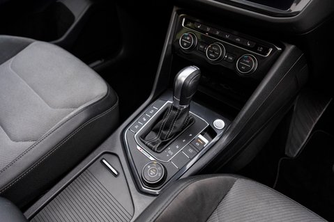 Volkswagen Tiguan R-LINE TECH TDI 4MOTION DSG 36