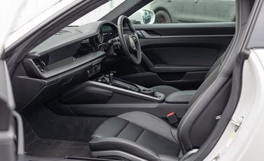 Porsche 911 Carrera S (992) 16