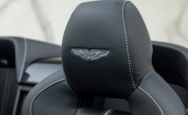 Aston Martin V12 Vantage S Roadster 17