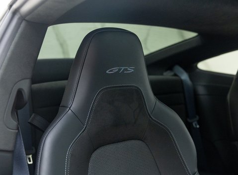 Porsche 911 Carrera GTS (992.2) 15