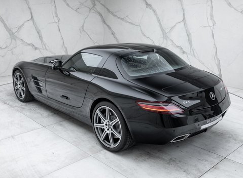 Mercedes-Benz SLS AMG 13