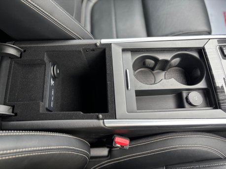 Jaguar XE P250i R-Dynamic S Saloon 4dr Petrol Auto Euro 6 (s/s) (250 ps) 30