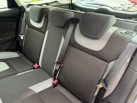 Ford Focus 1.0T EcoBoost Zetec Euro 5 (s/s) 5dr 29