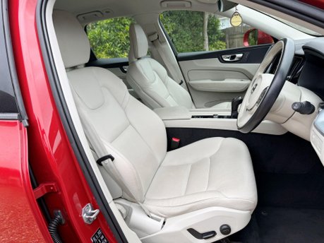 Volvo XC60 2.0 D4 Momentum AWD Euro 6 (s/s) 5dr 8