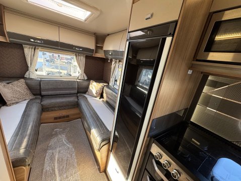 Swift Kontiki 596 11