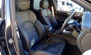 Porsche Macan GTS 15