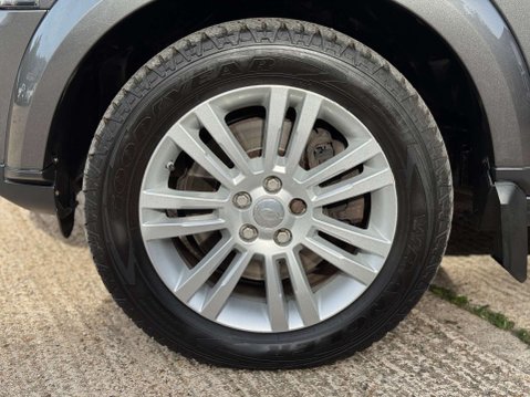 Land Rover Discovery 3.0 SD V6 HSE SUV 5dr Diesel Auto 4WD Euro 5 (s/s) (255 bhp) 43