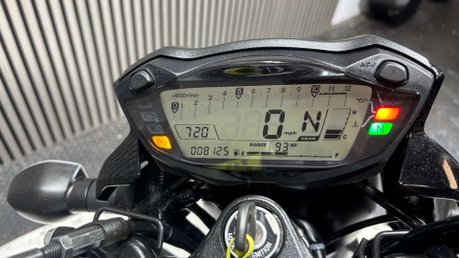 Suzuki SV650 2020 ONLY 8K SERVICED LONG MOT WARRANTY A2 NAKED BIKE 26