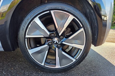 Peugeot e-208 50kWh GT Line Auto 5dr 7