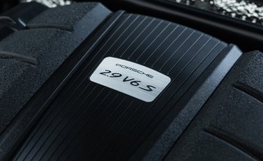Porsche Macan S 29