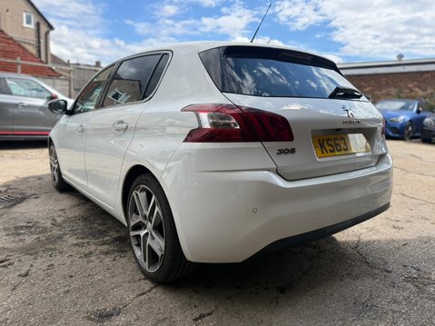 Peugeot 308 1.6 THP Feline Hatchback 5dr Petrol Manual 4