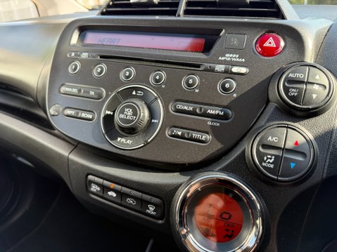 Honda Jazz I-VTEC ES PLUS AUTO 15