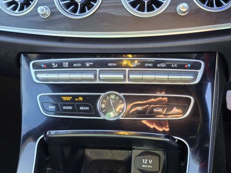 Mercedes-Benz E Class 2.0 E220d AMG Line Saloon 4dr Diesel G-Tronic+ Euro 6 (s/s) (194 ps) 52