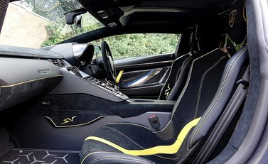 Lamborghini Aventador SV Roadster 14