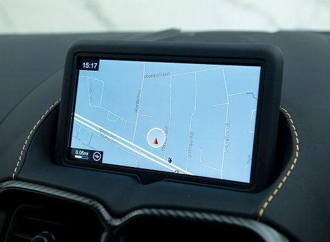 Aston Martin V12 Vantage 16