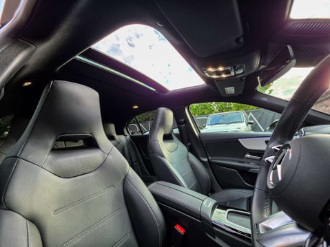 Mercedes-Benz A Class 2.0 AMG A 35 Premium + MHEV 4M A 4WD 5dr 18
