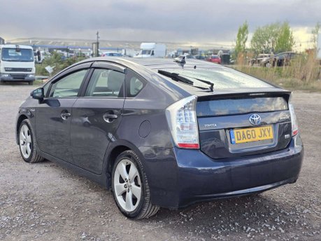 Toyota Prius 1.8 VVT-h T Spirit Hatchback 5dr Petrol Hybrid CVT Euro 5 (s/s) (136 ps) 4