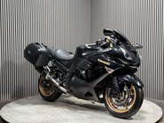 Kawasaki ZZR1400 2010 ONLY 30K STUNNING BIKE PANNIERS LONG MOT WARRANTY 1400CC 2