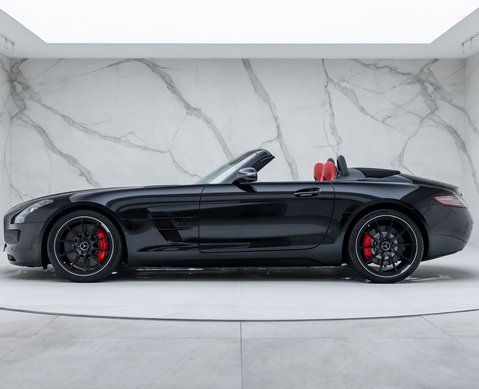 Mercedes-Benz SLS AMG ROADSTER