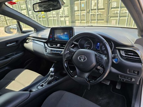 Toyota C-HR 1.8 VVT-h Icon SUV 5dr Petrol Hybrid CVT Euro 6 (s/s) (122 ps) 6
