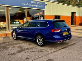 Volkswagen Passat 1.5 Passat R-Line TSi Evo 5dr 9