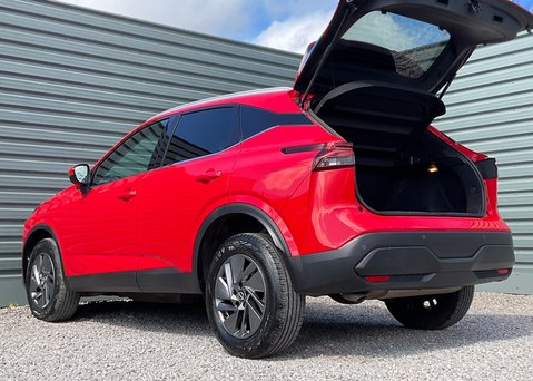 Nissan Qashqai DIG-T ACENTA PREMIUM MHEV 17