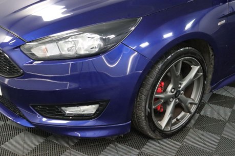 Ford Focus ST-LINE X 31