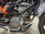 KTM Duke 2018 26K RUNNING PROJECT BIKE SPARES OR REPAIR 125CC NAKED 18