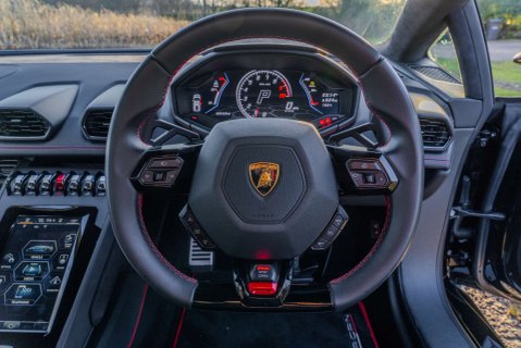 Lamborghini Huracan Evo LP 640-4 12