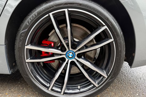 BMW 3 Series 330E M SPORT -VAT Q -DRIVING ASSISTANT PRO -PAN ROOF -H/K -M PRO PACK 77