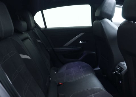 Vauxhall Astra 1.2 Turbo Ultimate Hatchback 5dr Petrol Auto Euro 6 (s/s) (130 ps) 55