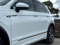Volkswagen Tiguan 2.0 TDI R-Line Tech DSG 4Motion Euro 6 (s/s) 5dr 8