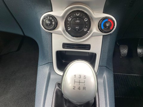 Ford Fiesta 1.4 Zetec Hatchback 5dr Petrol Manual (133 g/km, 94 bhp) 25