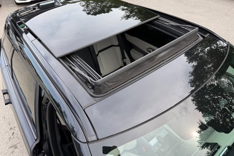 Land Rover Range Rover Velar R-DYNAMIC HSE - ALL BLACK - SLIDING PAN ROOF -2 OWNERS - SERVICE HISTORY 14