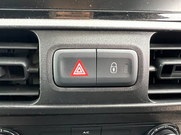 Vauxhall Combo SWB L1H1 Low Roof Sportive 2000 Air Con Sensors Nav EURO 6 NO VAT 30