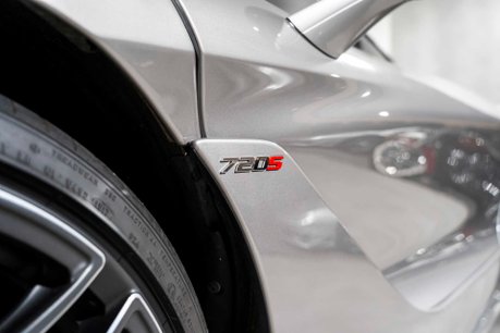 McLaren 720S V8 SSG. FULL MSH. CARBON PACK 1. CARBON INTERIOR. CERAMICS. LIFT. B & O. 37