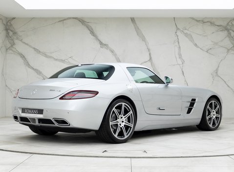 Mercedes-Benz SLS AMG 9
