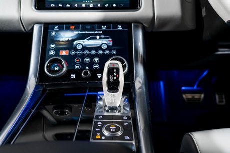 Land Rover Range Rover Sport SVR URBAN EDITION. URBAN EDITION. FIXED SIDE STEPS. PANO ROOF. PIXEL LEDS. 31