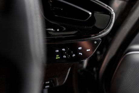 Ferrari 12Cilindri COUPE. HISTORIC PAINTWORK. PASSENGER DISPLAY. LIFT. PANO ROOF. CARBON INT. 41