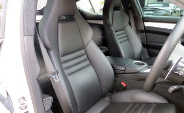 Porsche Panamera Turbo 10